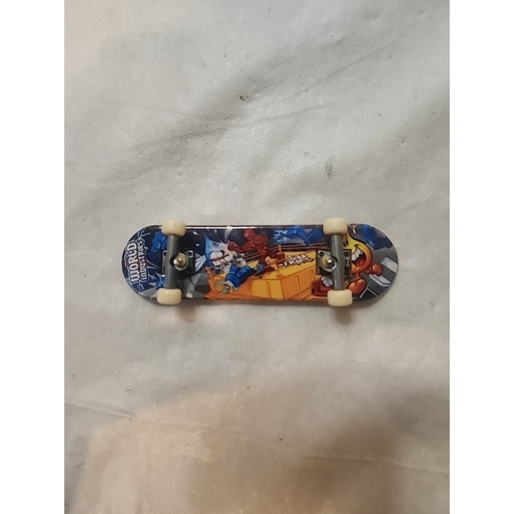 Tech Deck Rock 'Em Sock 'Em Robots Fingerboard Skateboard